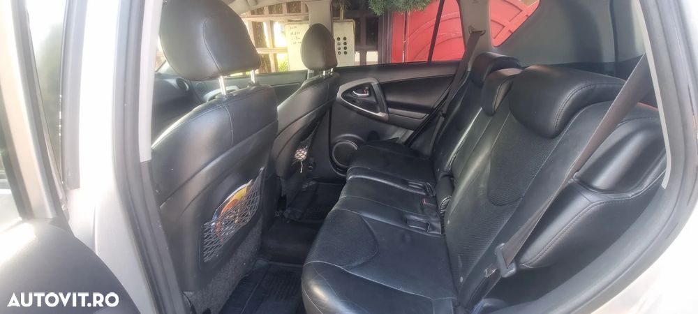 Toyota RAV4 2.2 D-CAT 4x4 Executive - 3