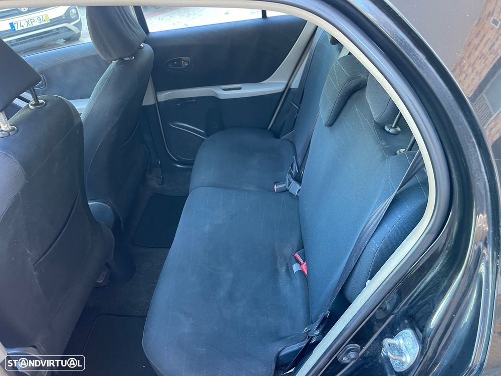 Toyota Yaris 1.0 VVT-i AC Manual - 10
