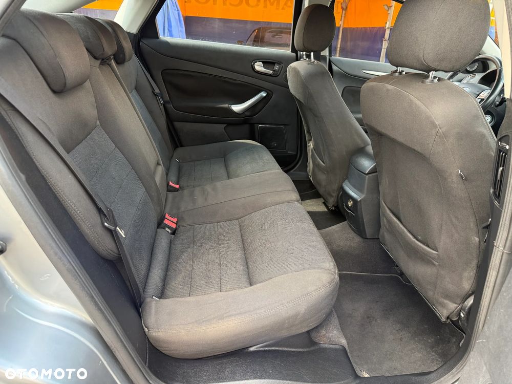 Ford Mondeo - 17