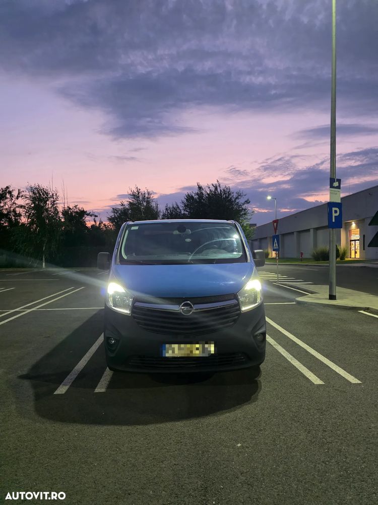 Opel Vivaro - 1