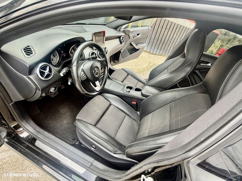 Mercedes-Benz CLA 220 d Shooting Brake AMG Line Aut. - 19