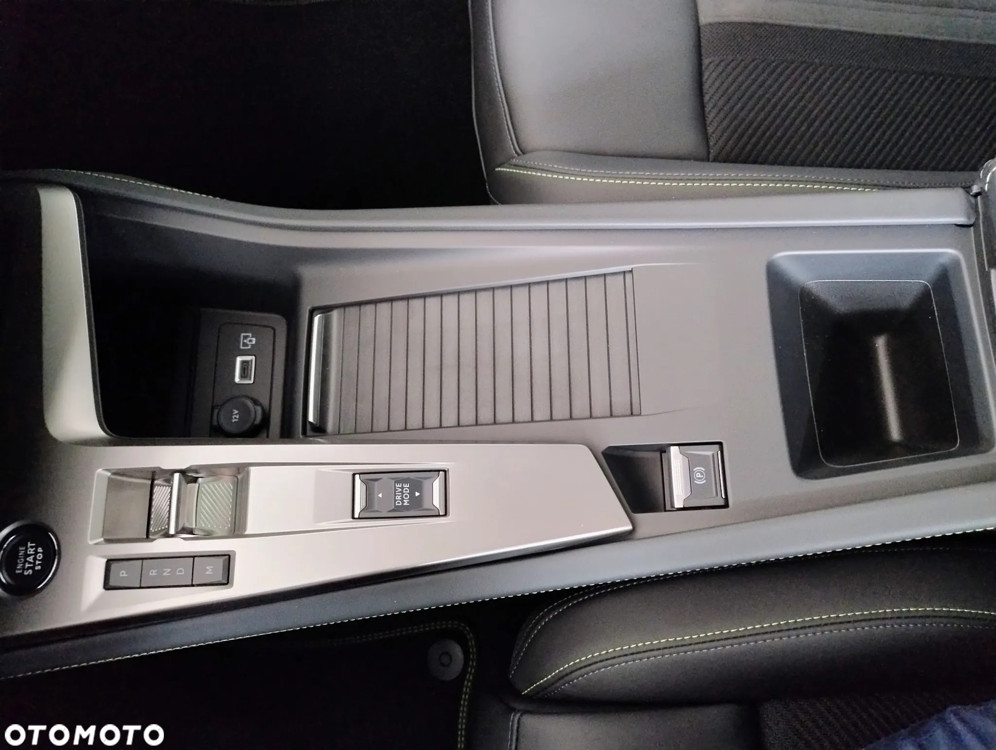 Peugeot 408 1.2 PureTech mHEV GT S&S e-DSC6 - 15