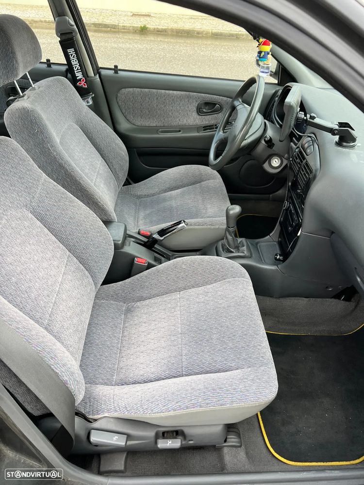 Mitsubishi Lancer 1300 GLXi - 34