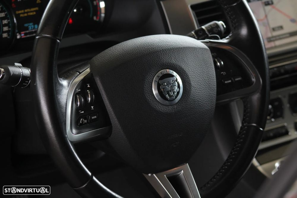 Jaguar XF Sportbrake 2.2 D R-Sport - 36