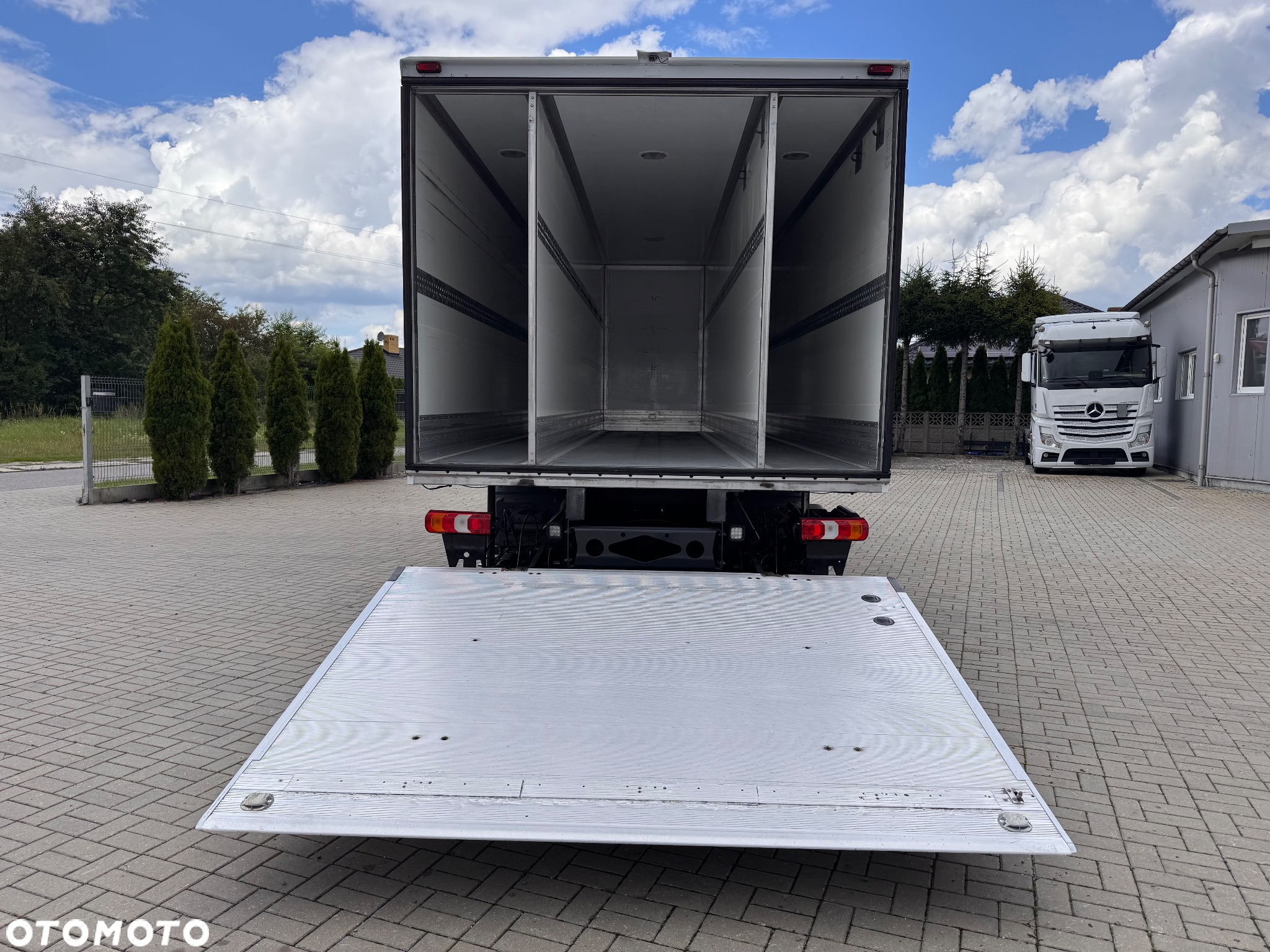 Mercedes-Benz ATEGO - 8