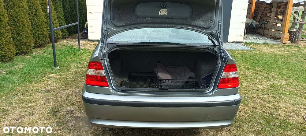 BMW Seria 3 318d - 15