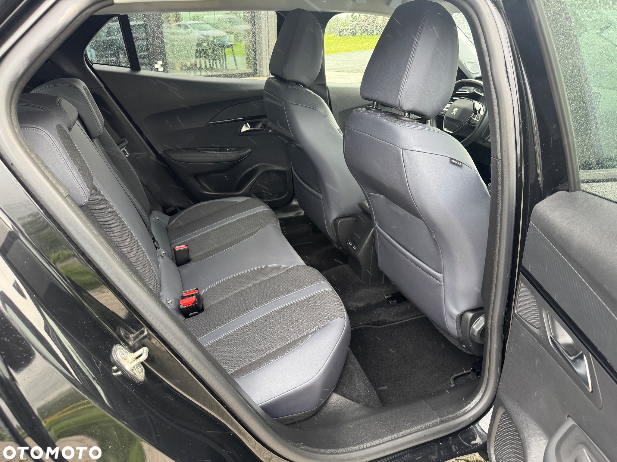 Peugeot 2008 1.5 BlueHDi Allure S&S - 20