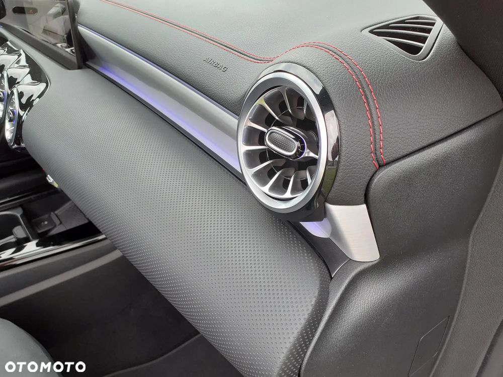 Mercedes-Benz CLA 200 AMG Line 7G-DCT - 28