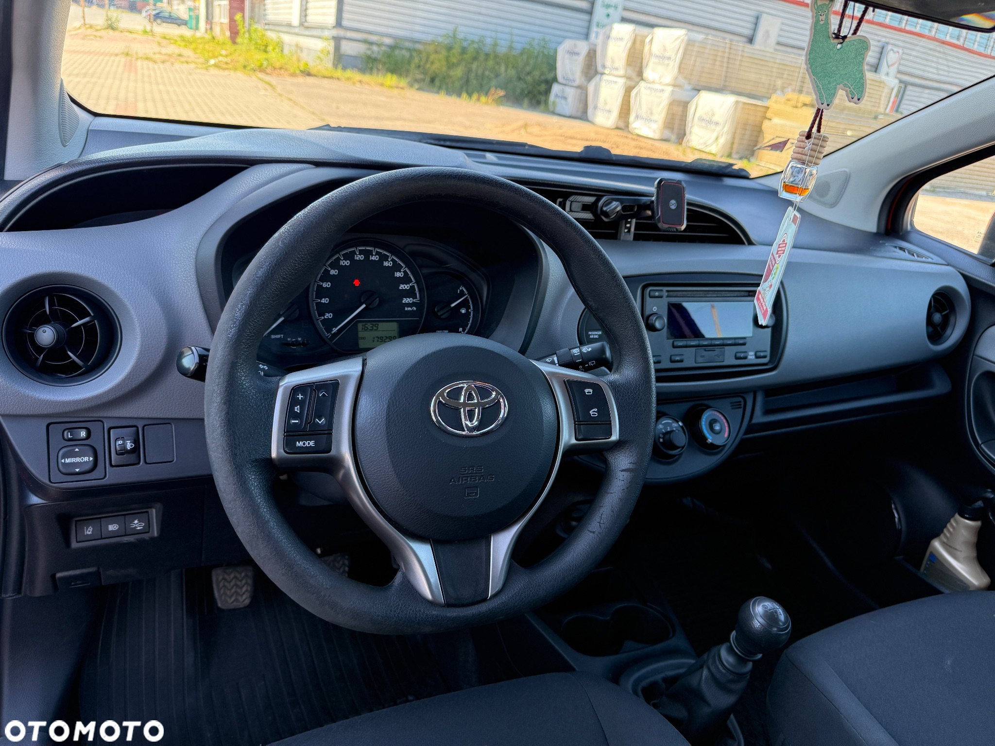 Toyota Yaris 1.5 Active - 12