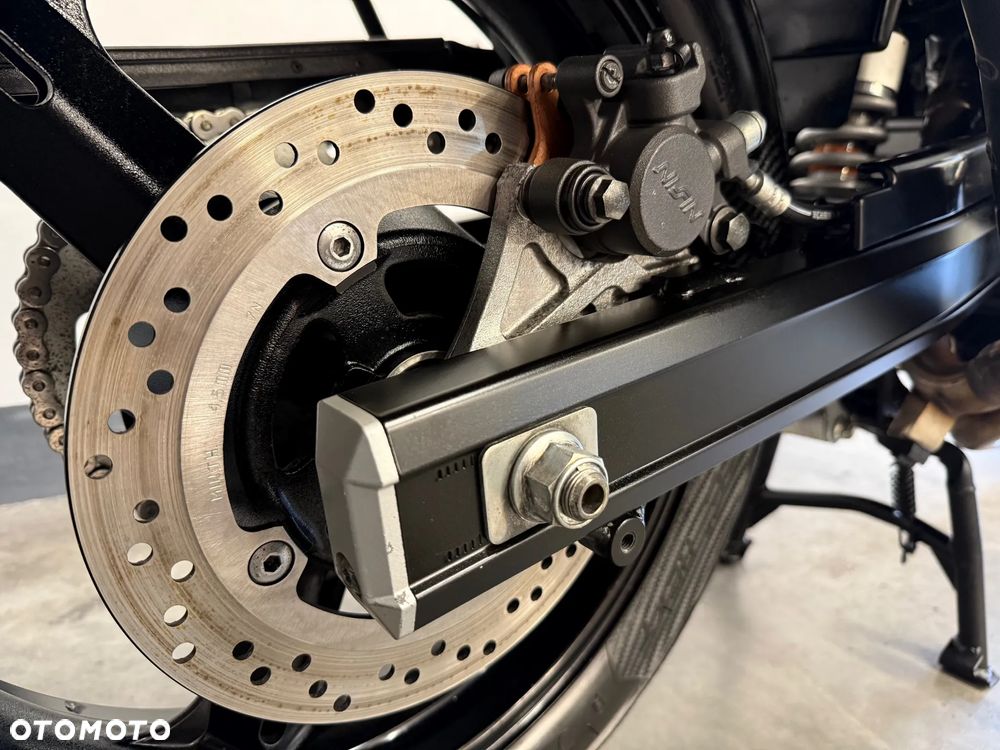 Suzuki V-STROM - 17