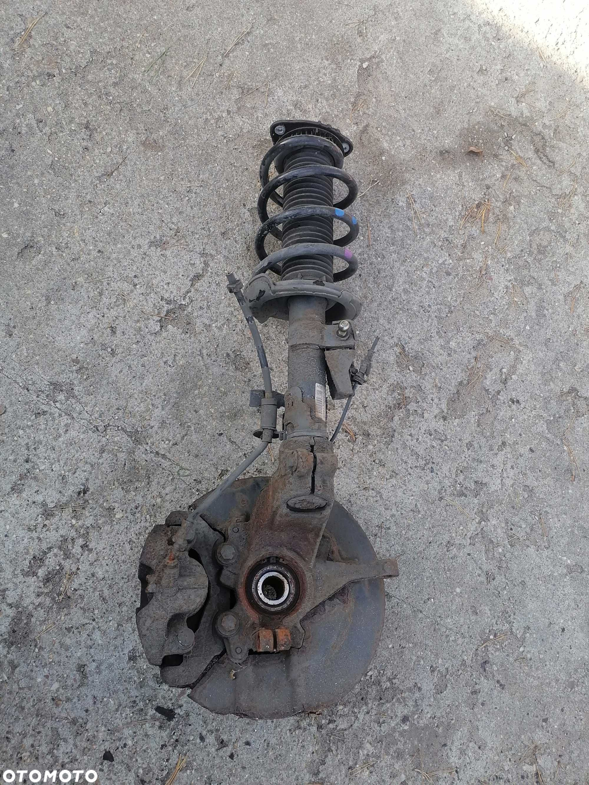 zwrotnica piasta mcperson prawy ford kuga mk2 - 2