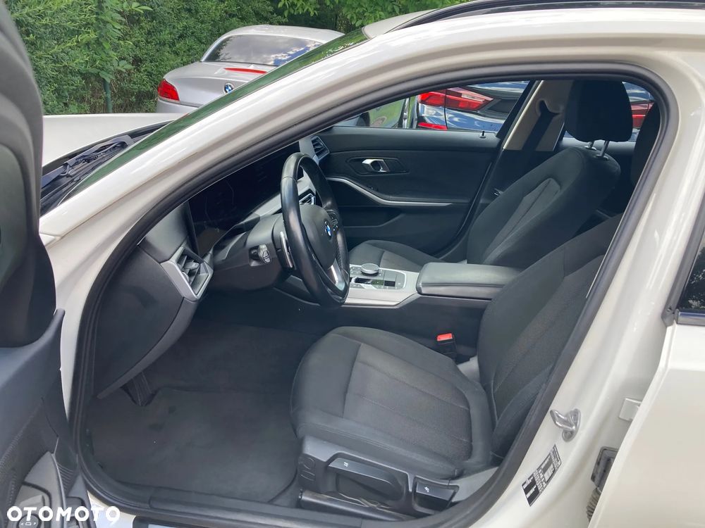 BMW Seria 3 318i Advantage sport - 11