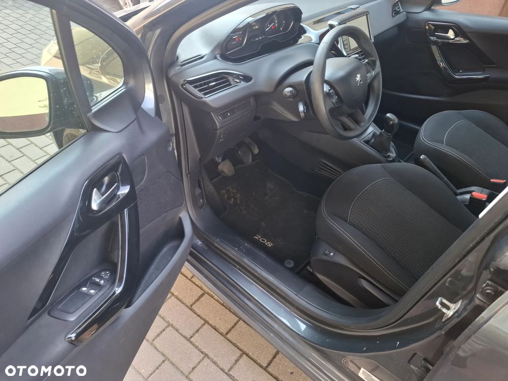 Peugeot 208 - 15