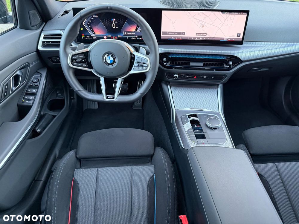 BMW Seria 3 330i xDrive M Sport - 32