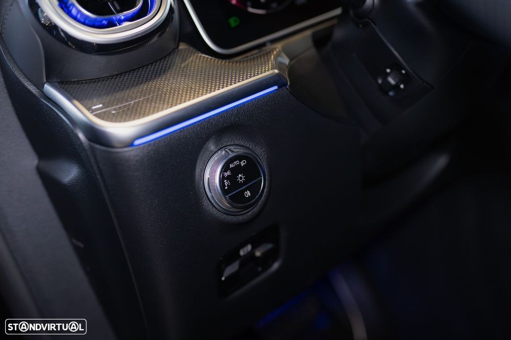 Mercedes-Benz C 300 e AMG Line - 22