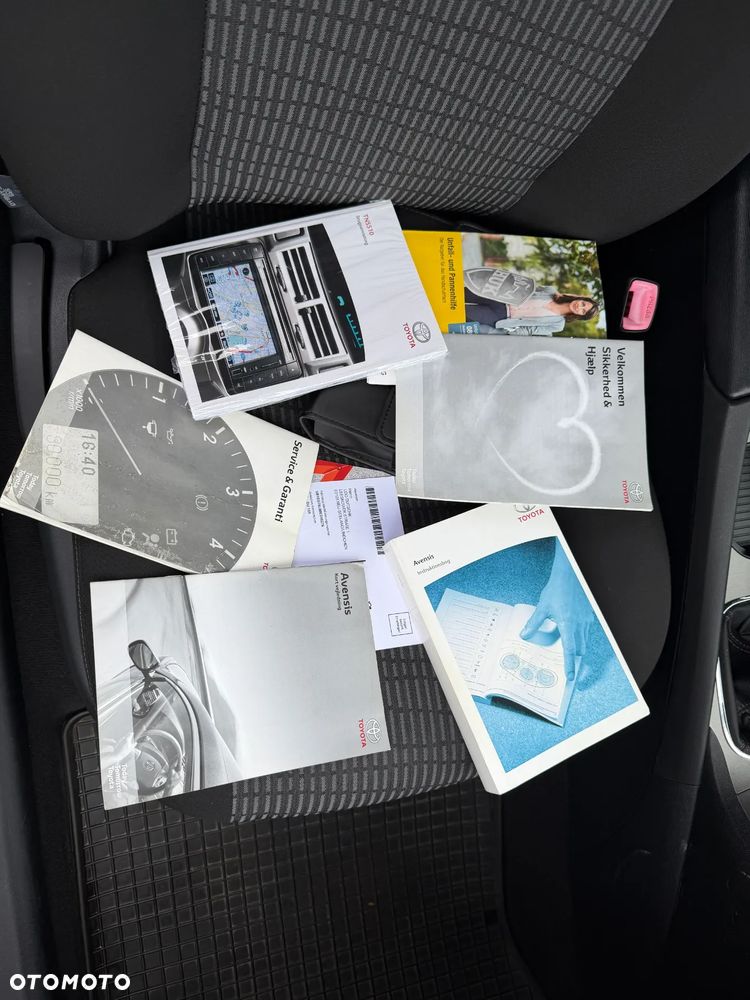 Toyota Avensis 1.8 Executive - 25