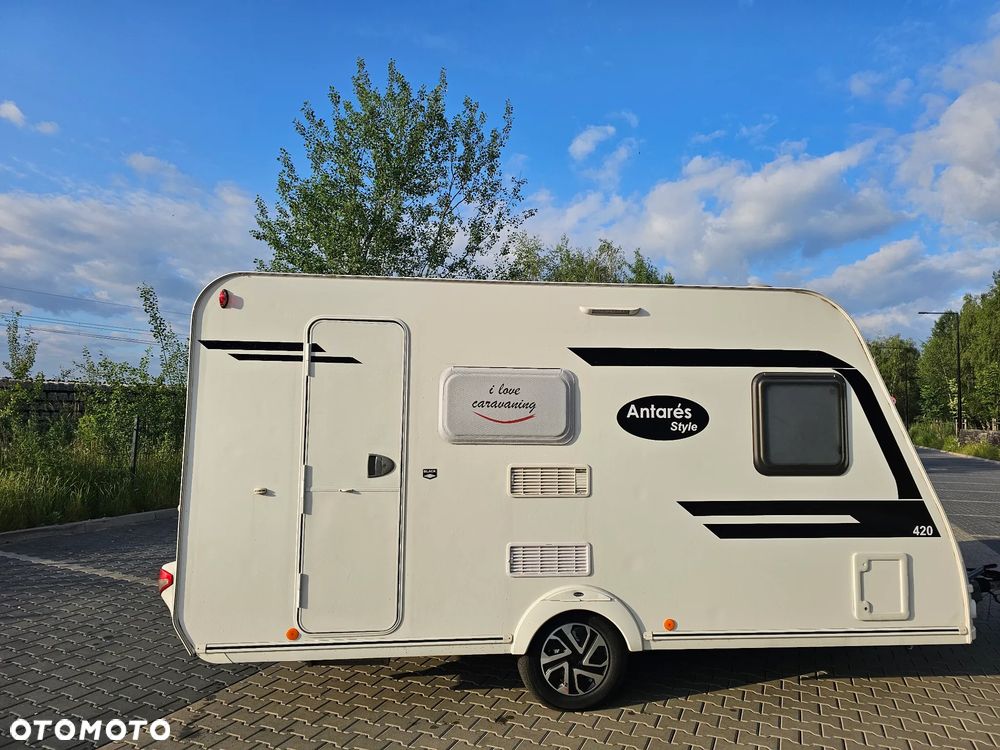 Caravelair WŁĄCZ FILMIK. DMC 1100. ŁÓŻKO MAŁŻEŃSKIE, SYPIALNIO JADALNIA. ŁAZIENKA. PIĘKNA. - 17