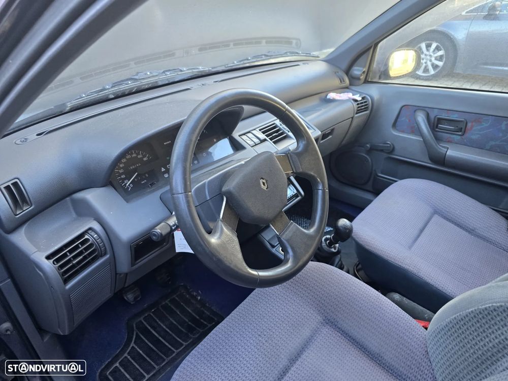 Renault Clio 1.2 Fidji - 6