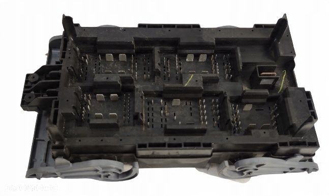 SILVERADO TAHOE 07 SKRZYNKA BEZPIECZNIKÓW 15925042 - 13