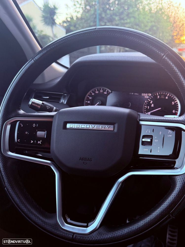 Land Rover Discovery Sport P300e R-Dynamic SE - 8