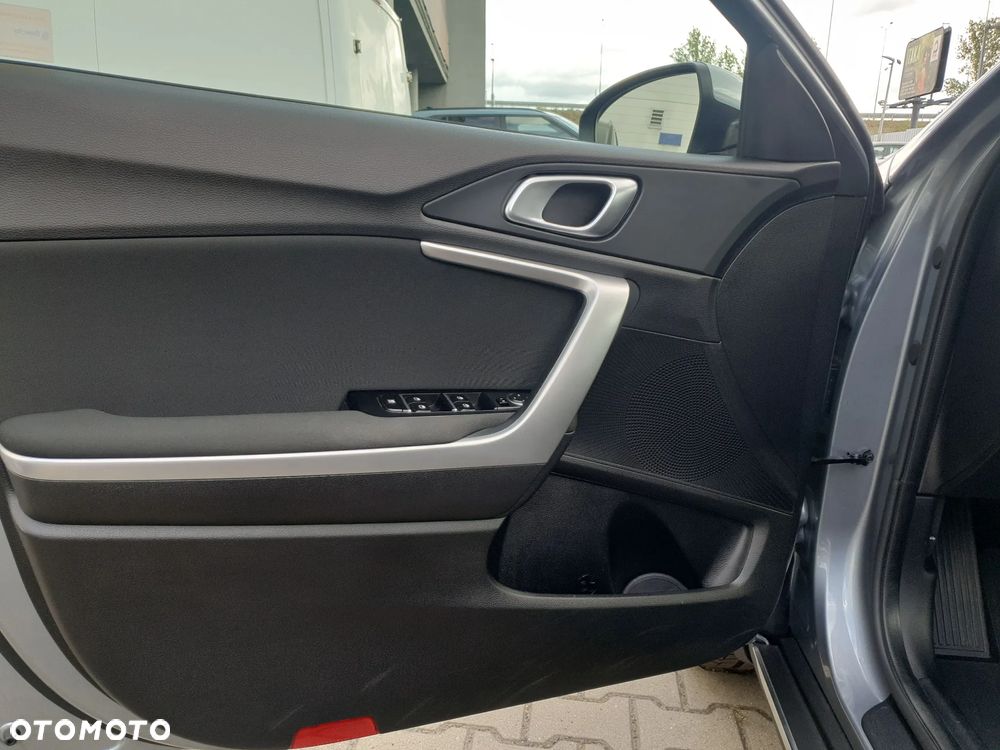 Kia XCeed 1.5 T-GDI M - 11
