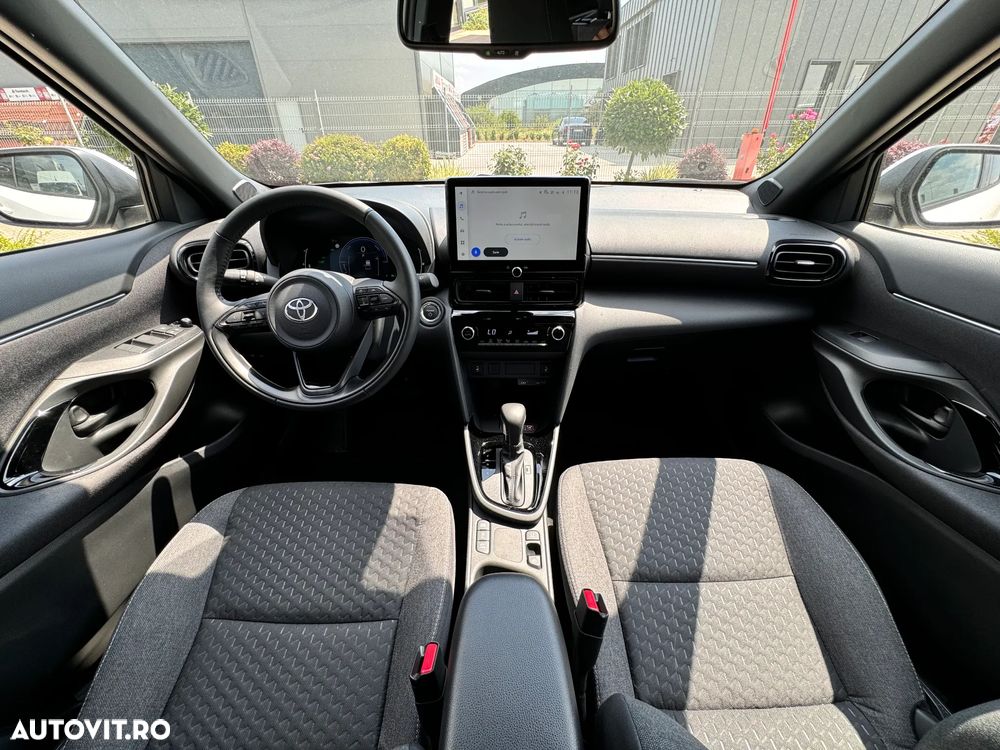 Toyota Yaris 1.5 VVT-i HSD Dynamic Bi-tone - 24
