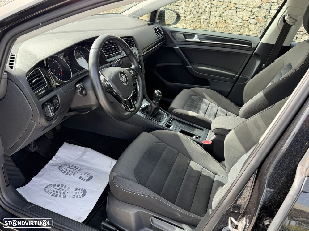 VW Golf 1.6 TDi Highline - 8