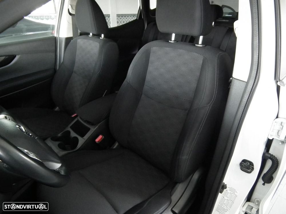 Nissan Qashqai 1.6 dCi N-Connecta 18 Xtronic - 14