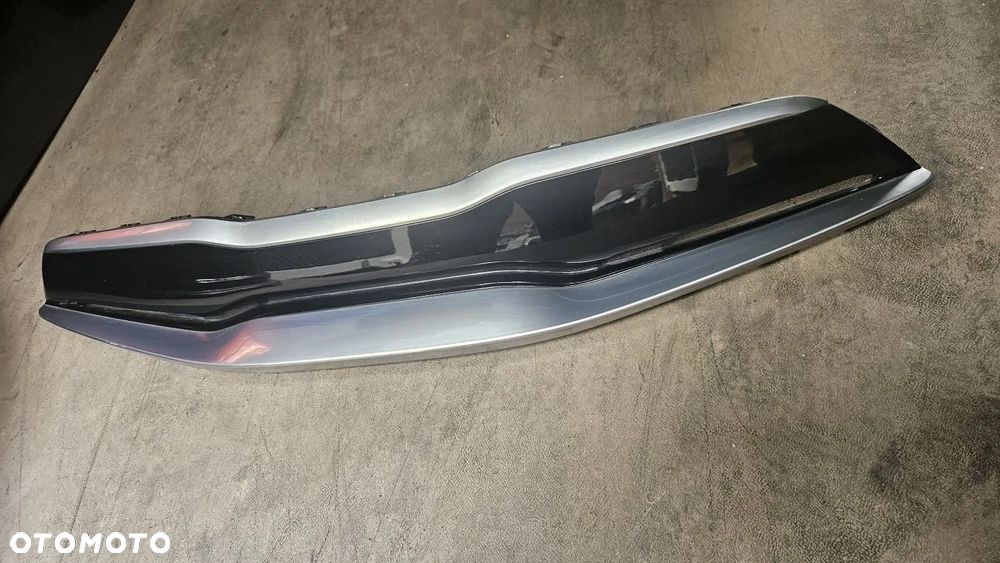 KIA STONIC 17- GRILL ATRAPA 86350H8410 - 8