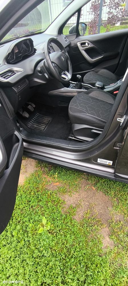 Peugeot 2008 1.2 Pure Tech Style - 9