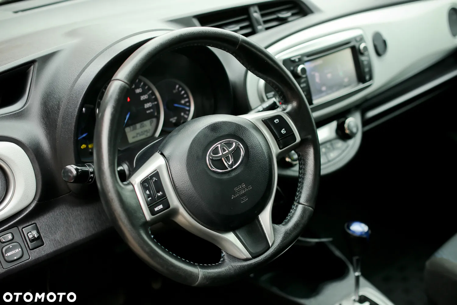 Toyota Yaris ver-hybrid-1-5-vvt--i-comfort - 28