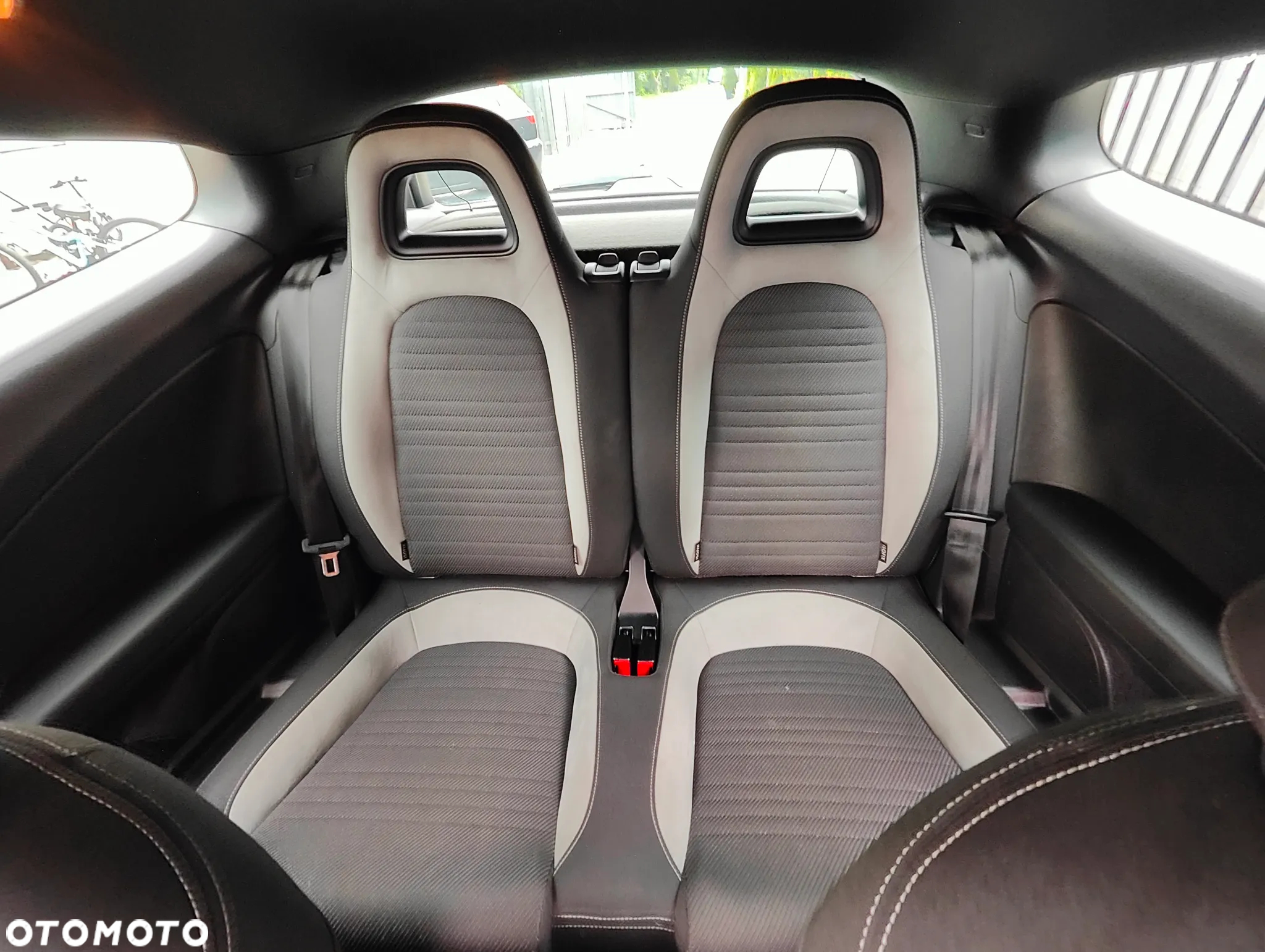 Volkswagen Scirocco 2.0 TDI BMT - 11