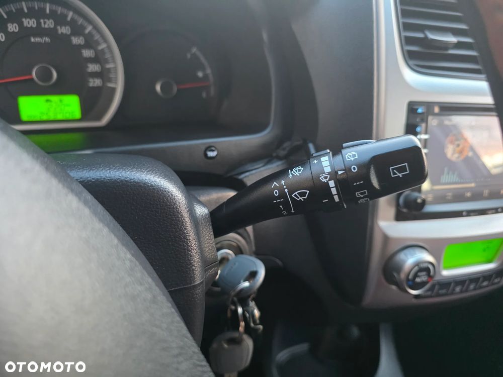 Kia Sportage 2.0 (kla) / Voyage - 23