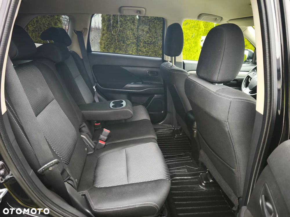 Mitsubishi Outlander 2.0 2WD Plus - 14