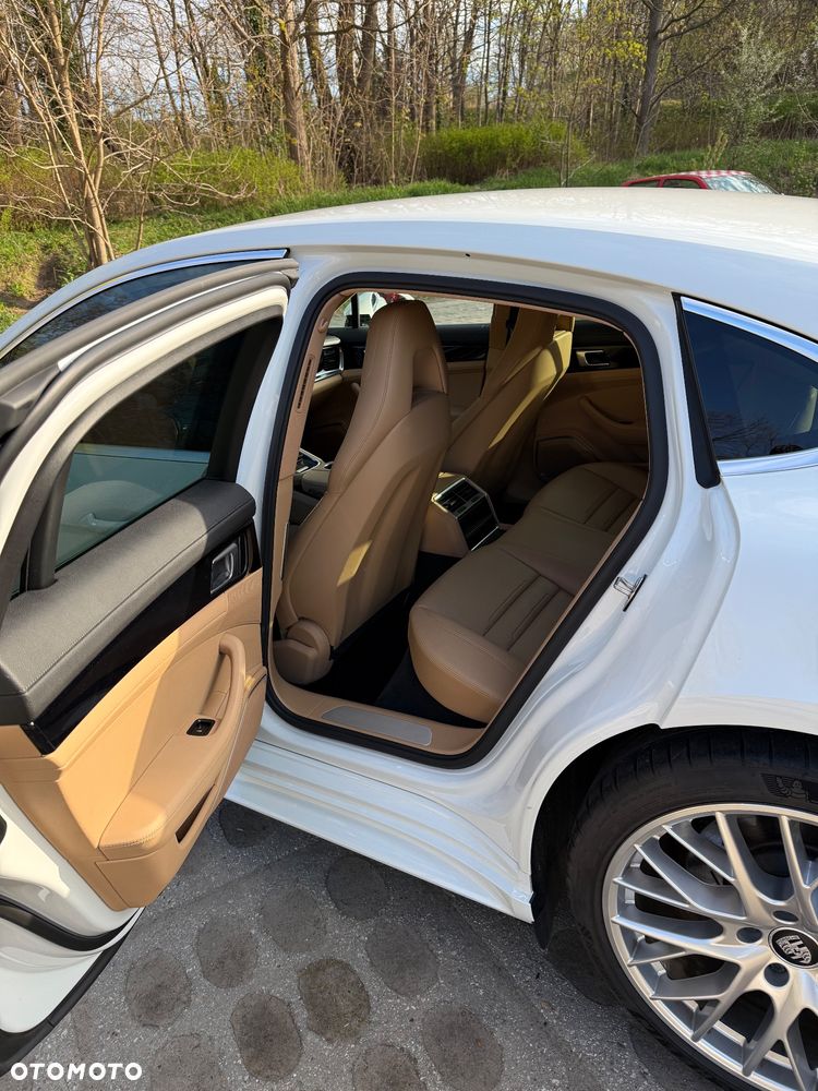 Porsche Panamera 4 - 18
