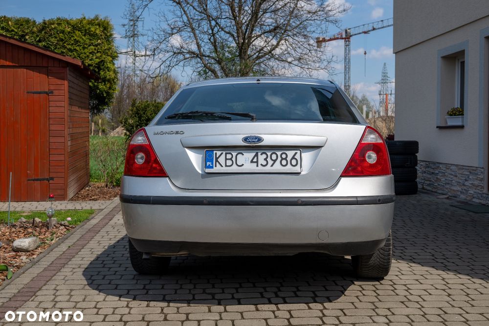 Ford Mondeo 1.8 Ambiente - 2