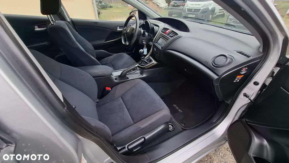 Honda Civic 1.6 i-DTEC Lifestyle Black Edition - 28