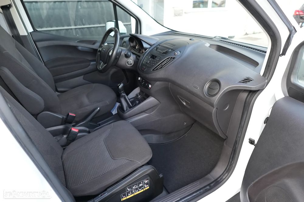 Ford Transit Courier 1.5TDCI 100cv - 11