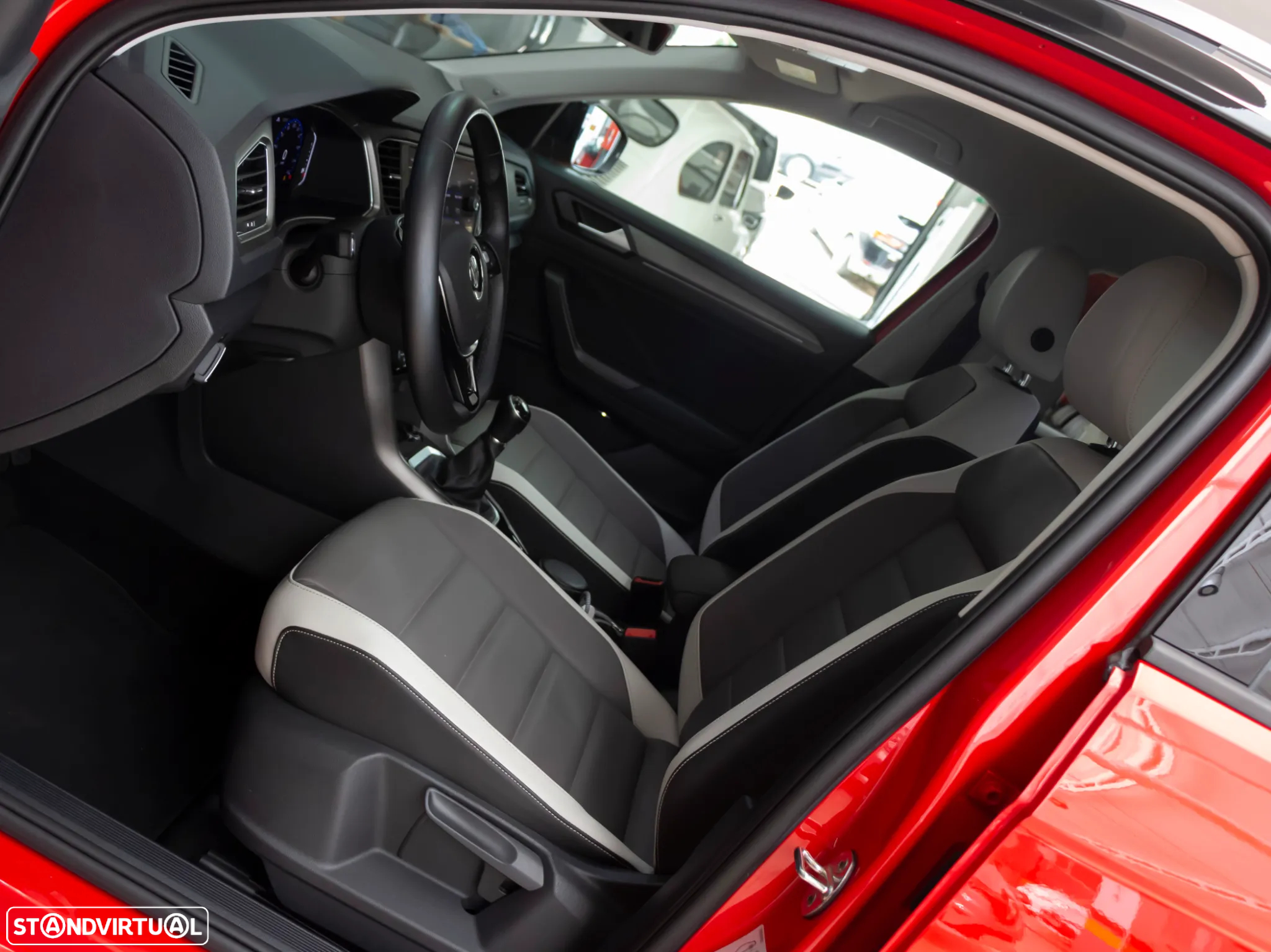 VW T-Roc 1.6 TDI Beats - 16