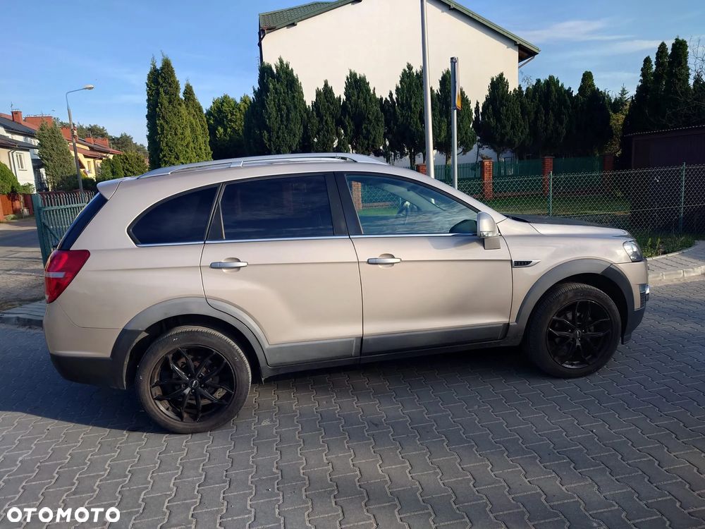 Chevrolet Captiva 2.2 D LTZ - 3