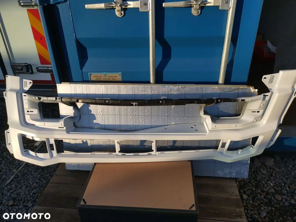 T316323 Zderzak Ford F-max - 1