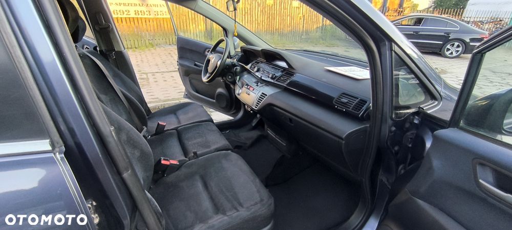 Honda FR-V - 5