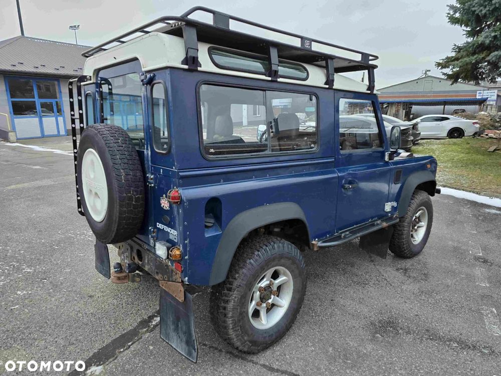 Land Rover Defender - 2