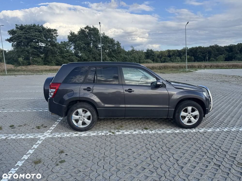 Suzuki Grand Vitara 2.4 De Luxe - 21