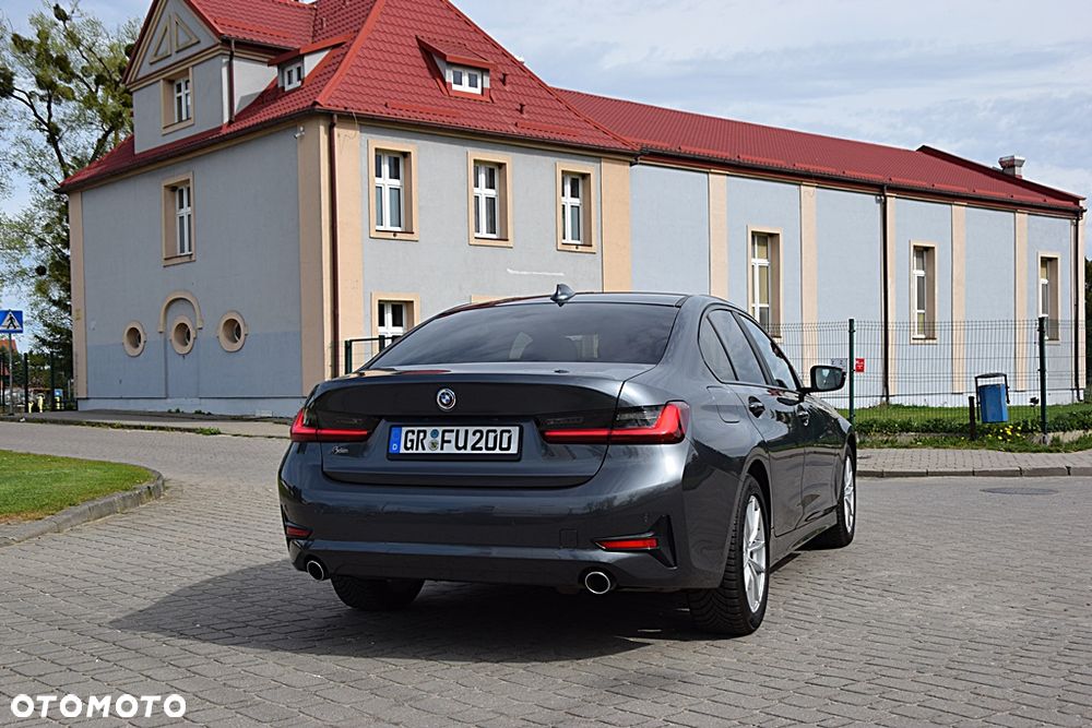 BMW Seria 3 318d Edition M Sport Shadow - 3