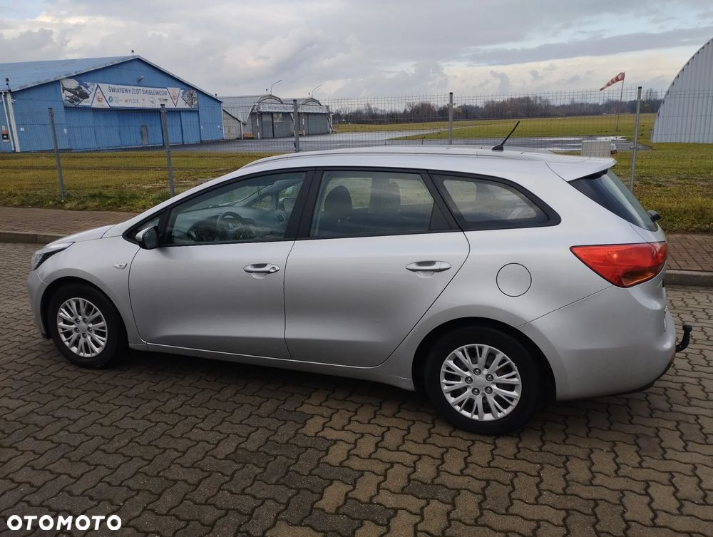 Kia Ceed - 10