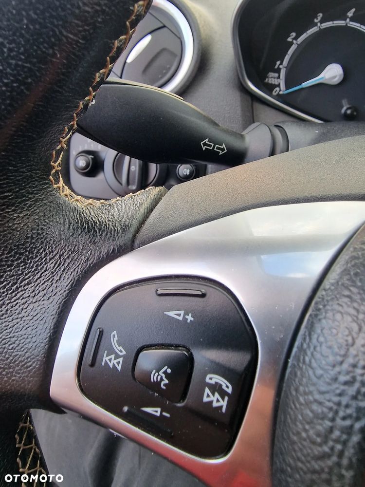 Ford Fiesta - 25
