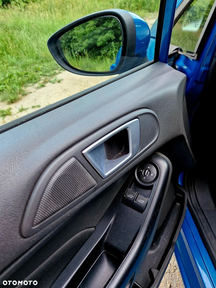 Ford Fiesta 1.25 Ambiente EU5 - 23