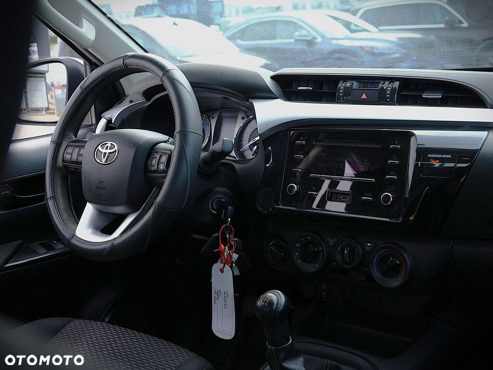 Toyota Hilux 2.4 D-4D Double Cab DLX 4x4 - 13