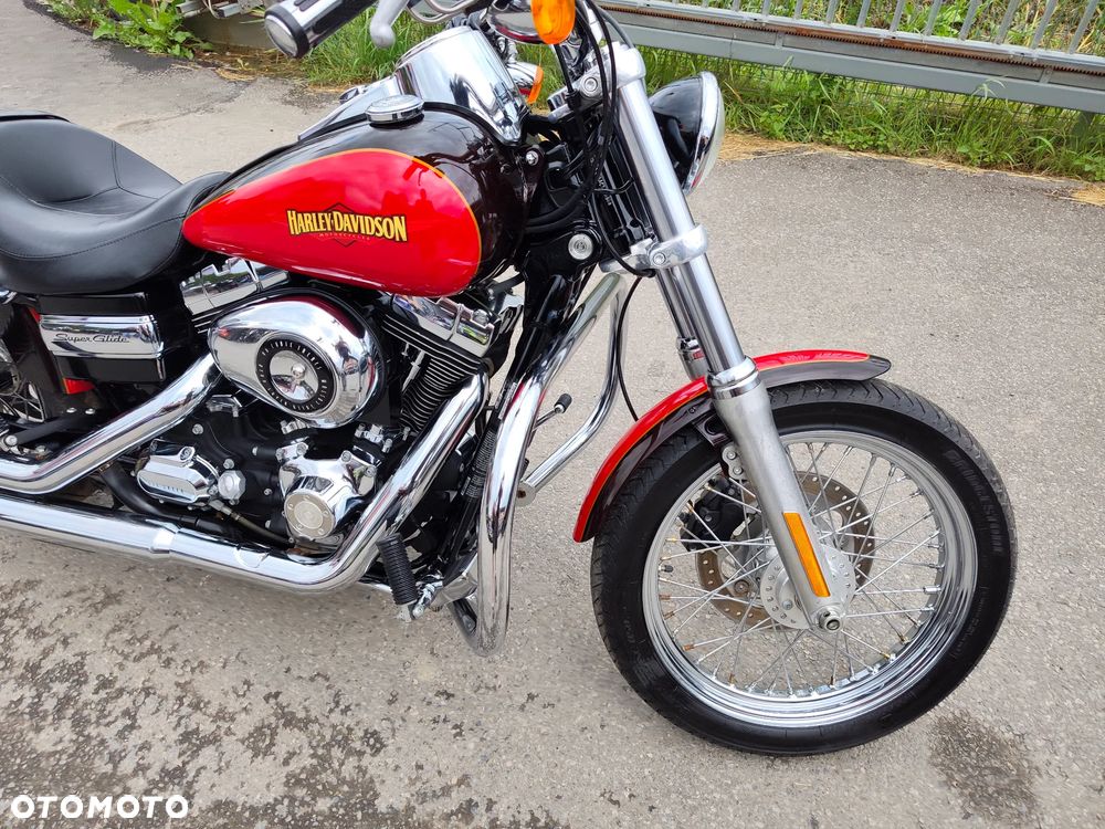 Harley-Davidson Dyna Super Glide - 30